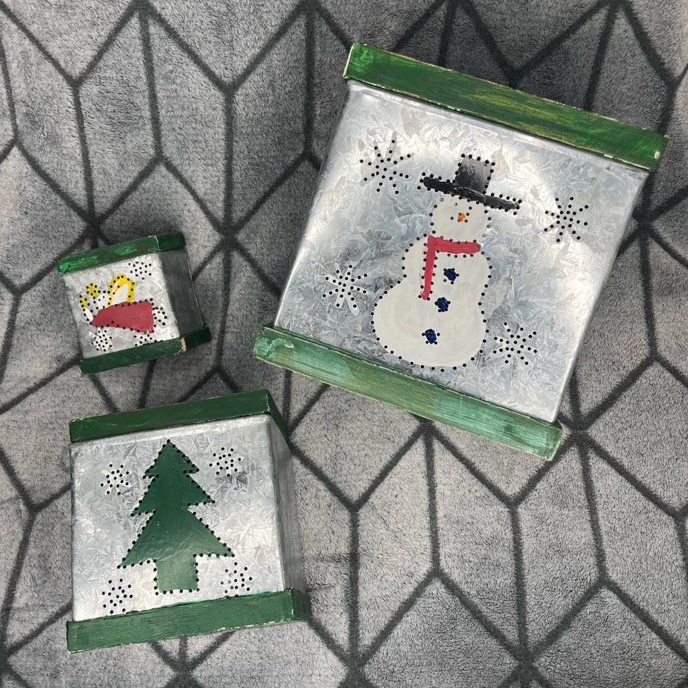 Vintage Christmas Painted Tin Nesting Boxes - Set of 3 S